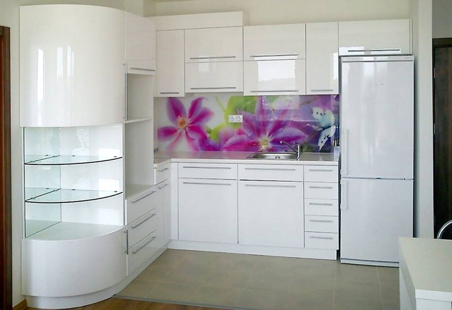 Угловая кухня белый глянец