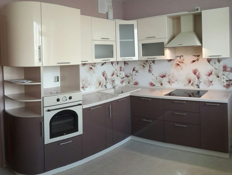 Белый глянцевый кухонный гарнитур