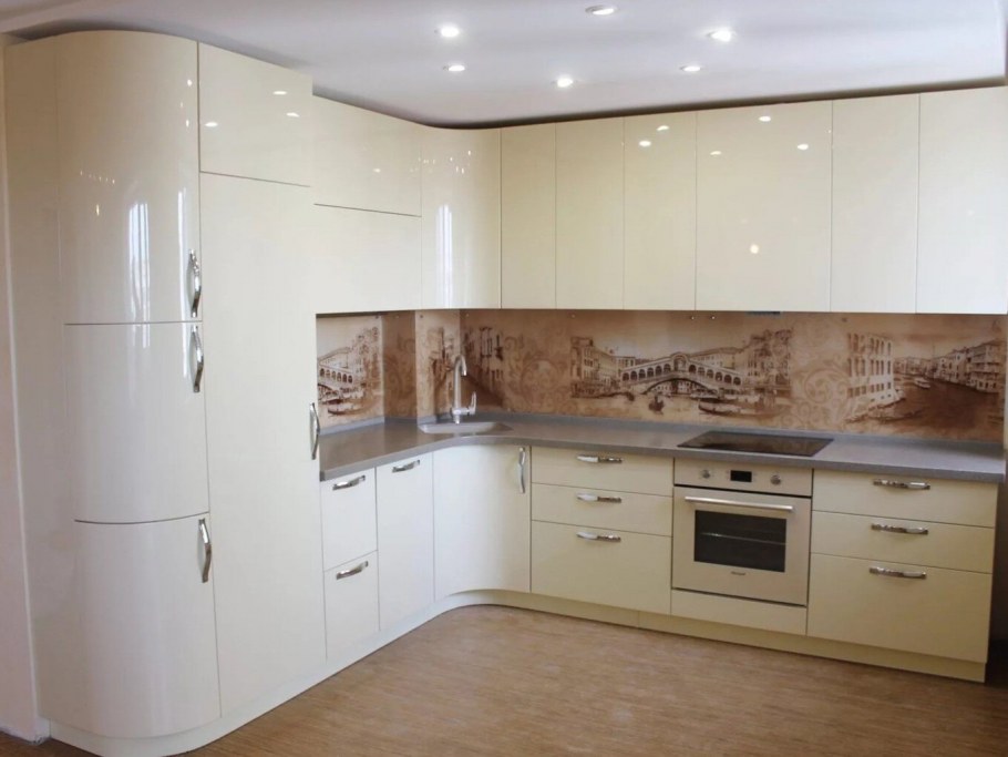 Кухонный гарнитур бежевый глянец