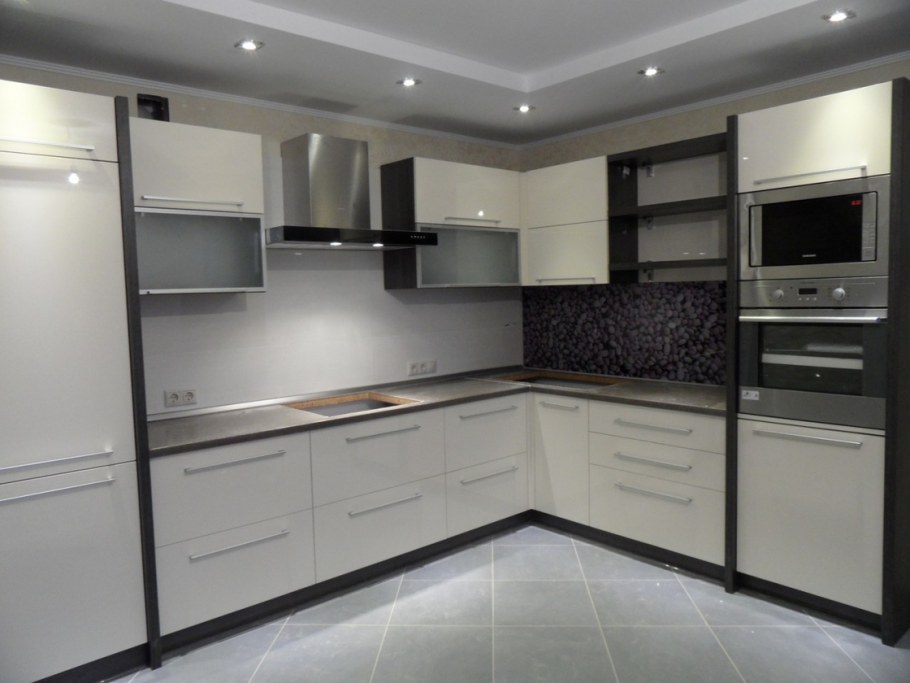 Кухни хайтек угловые белые