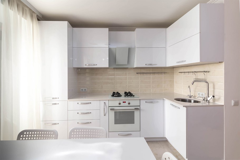 Кухня угловая белая матовая