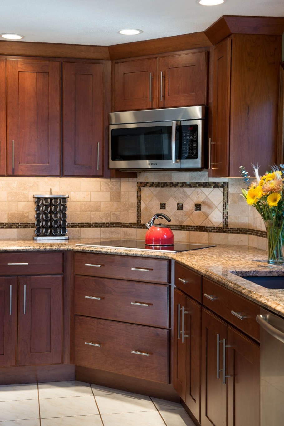 Кафель под деревянную кухню