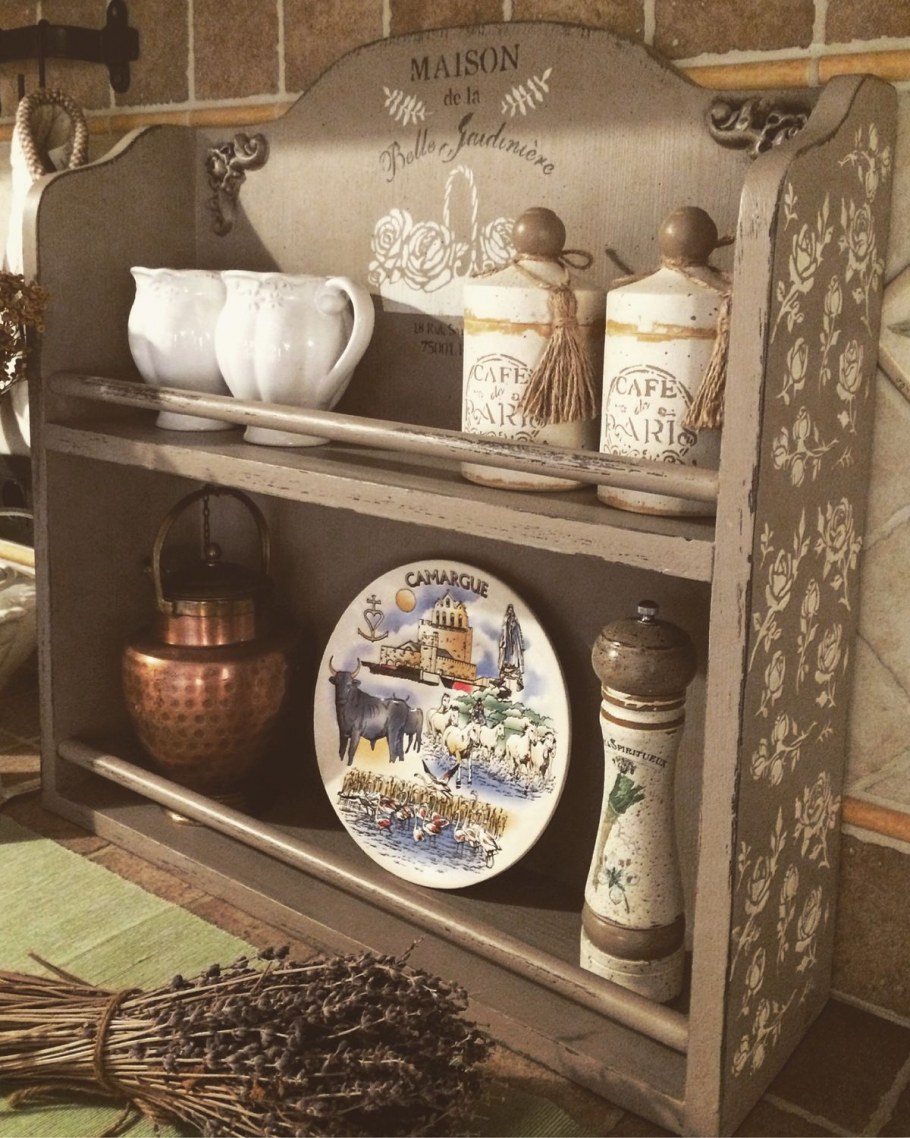 Полки для тарелок открытые