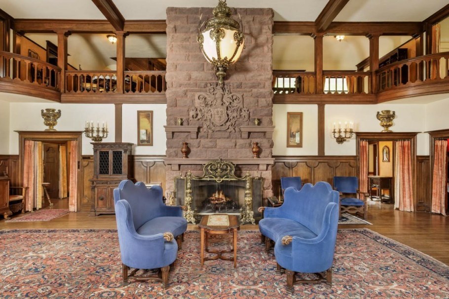 Стиль Нео-Тюдор интерьер