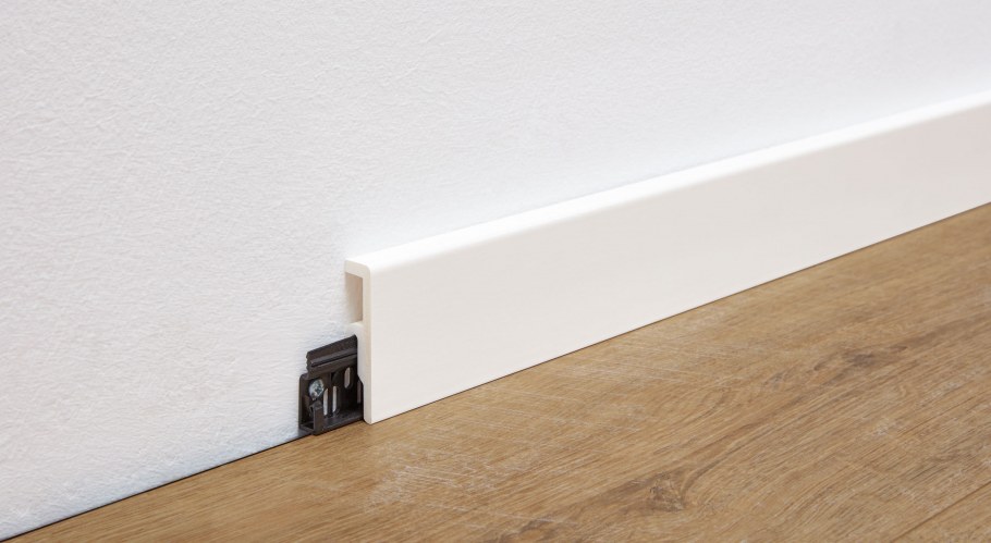 Алюминиевый плинтус плоский анодированный 60as