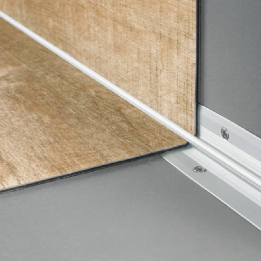 Плинтус для ламината