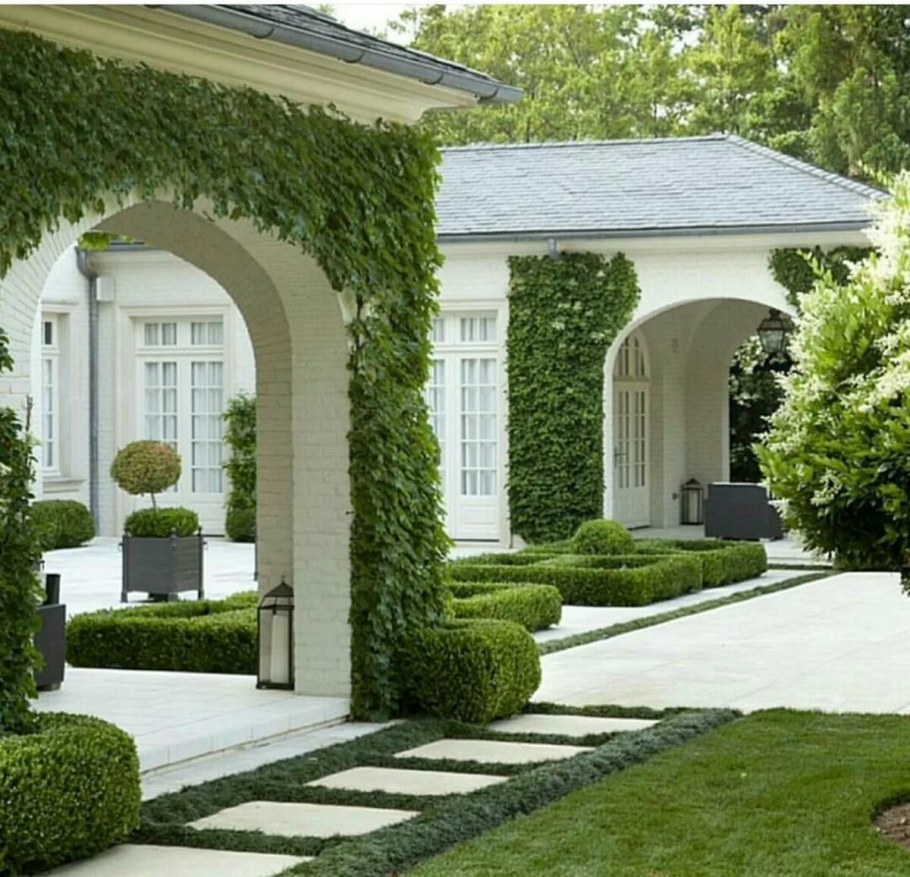 Благоустройство территории