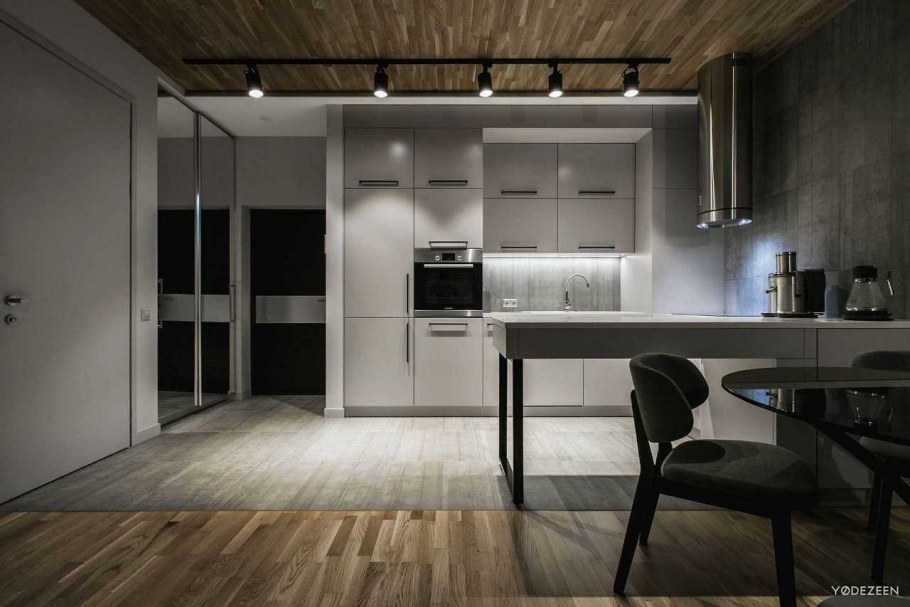 Трековые светильники на кухне студии