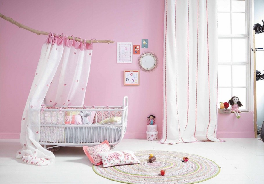 Розовая детская комната