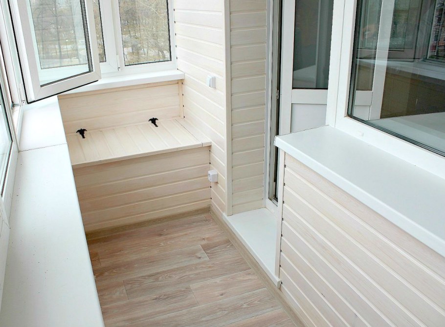 Внутренняя отделка балкона