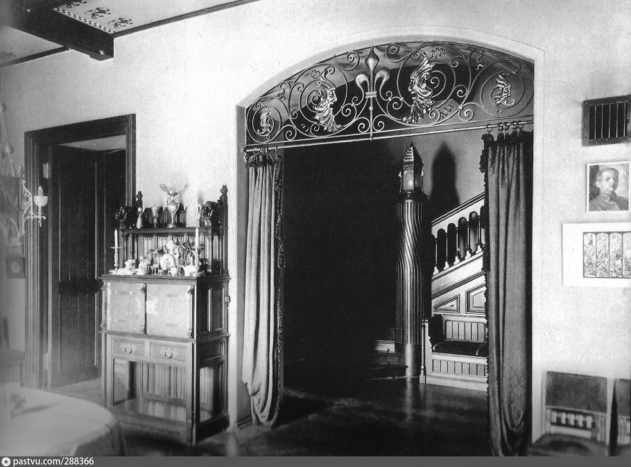 Усадьба черный лебедь Рябушинского