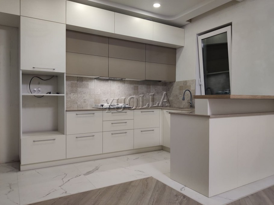 Кухня кашемир с белым