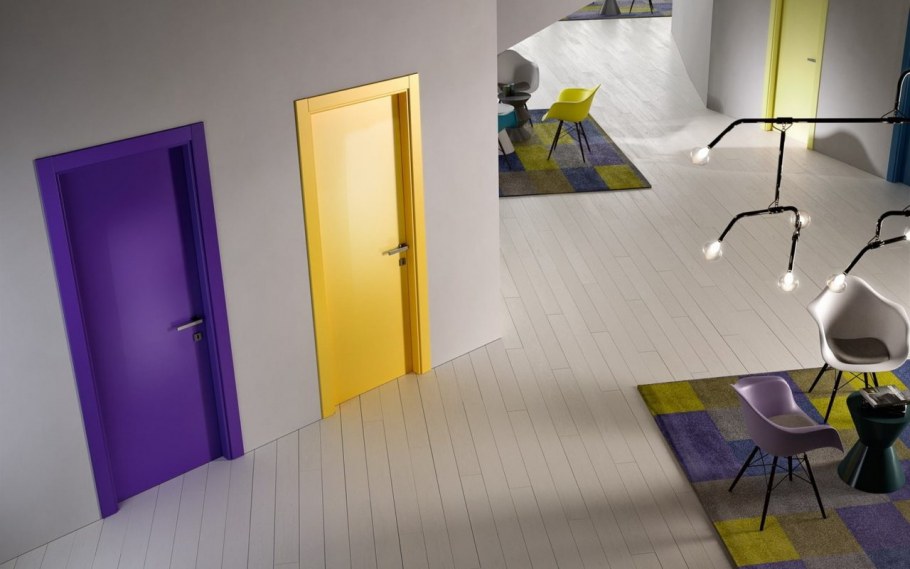 Дверь в комнату