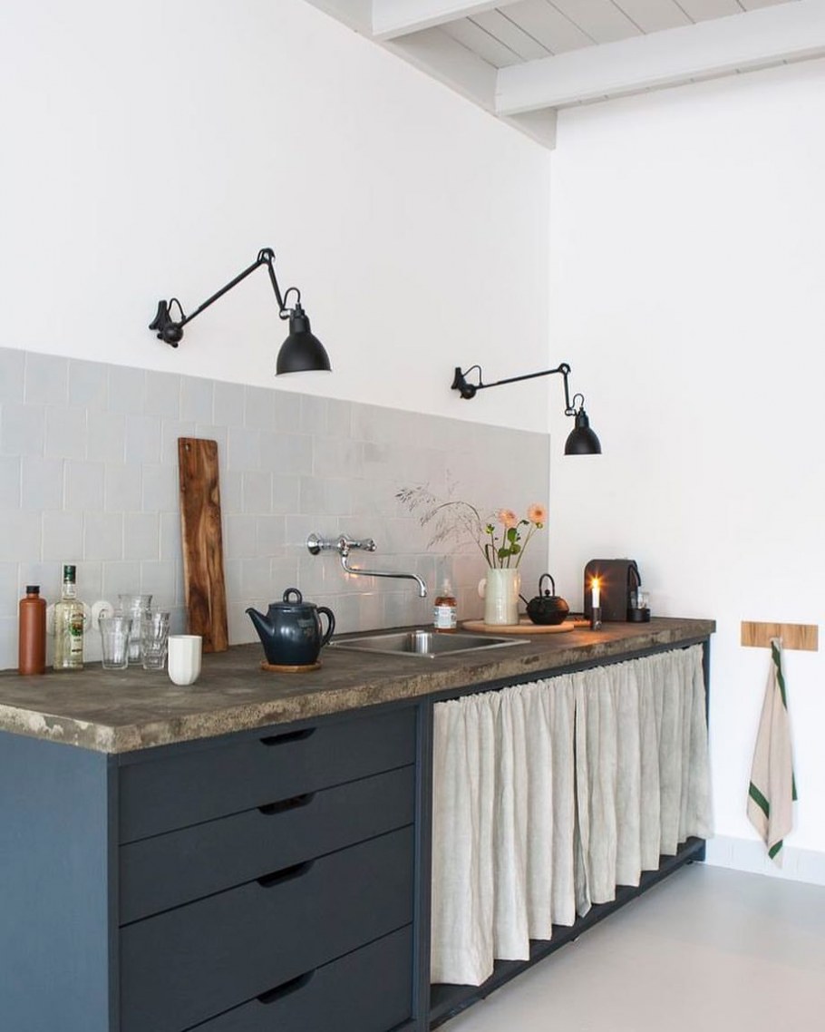 Кухонные шкафы со шторками