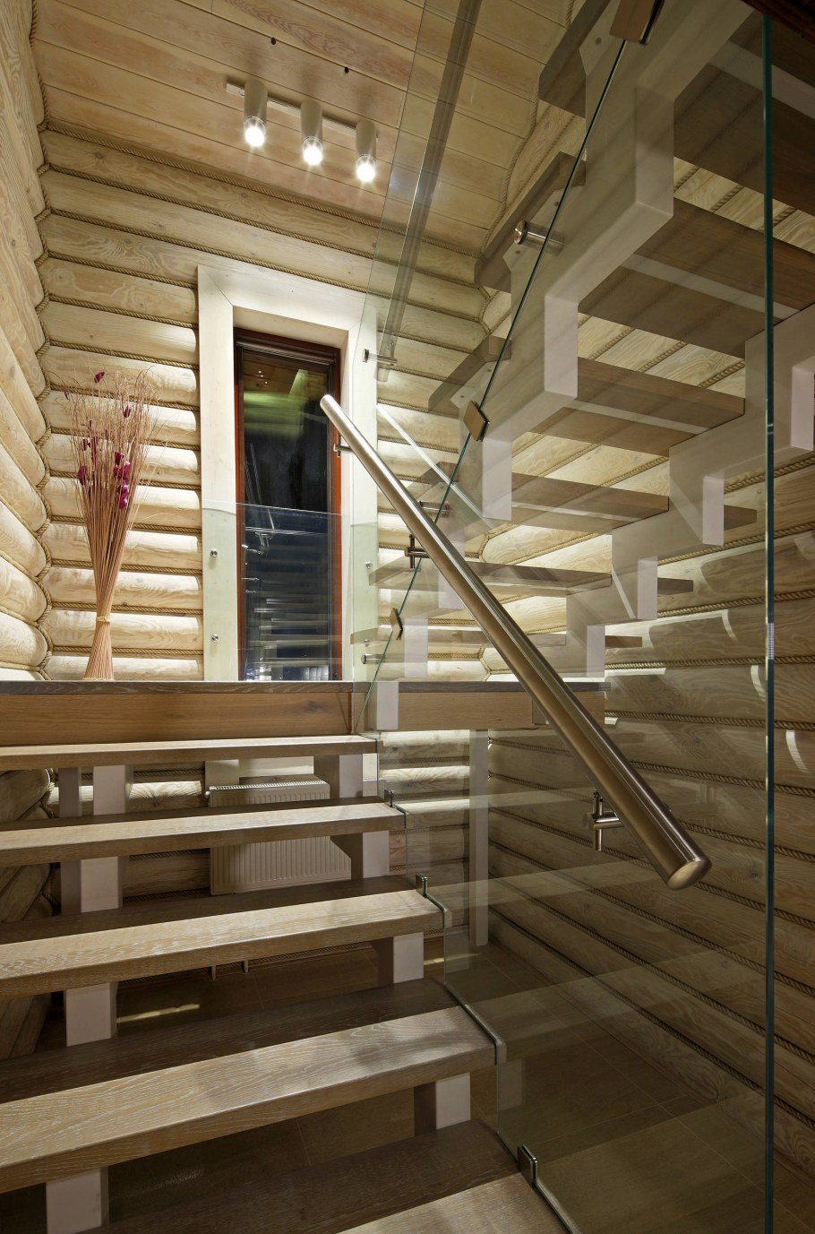 Перила в загородном доме