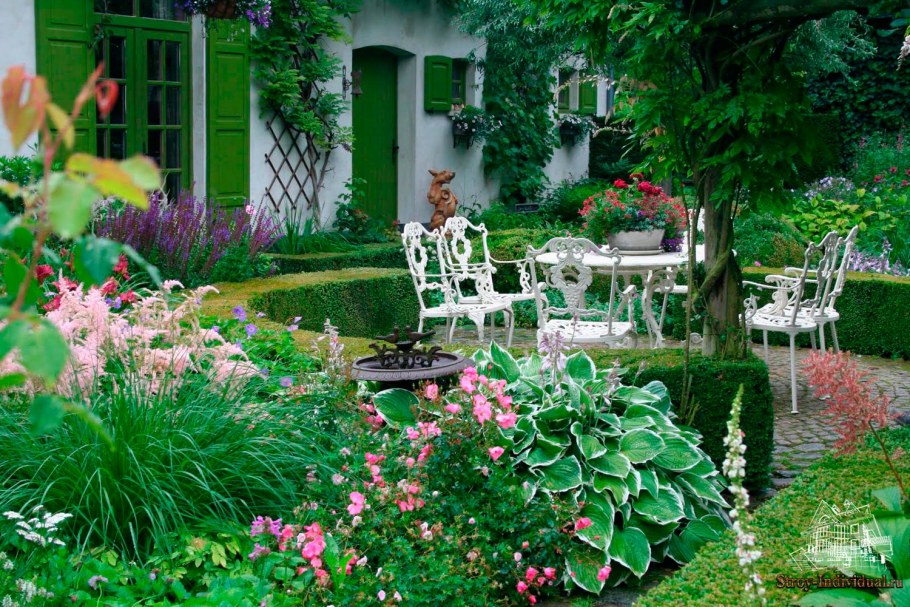 Красивый дворик