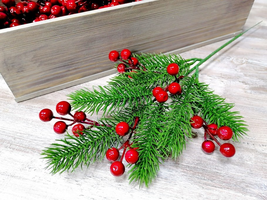 Еловые ветки в интерьере