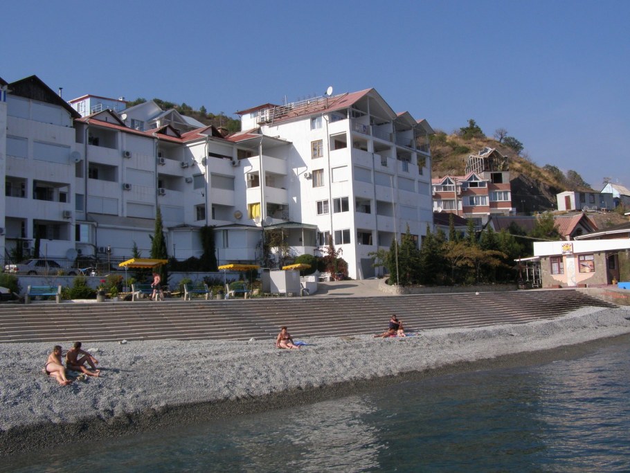 Алушта Дельфин эллинги у Марии