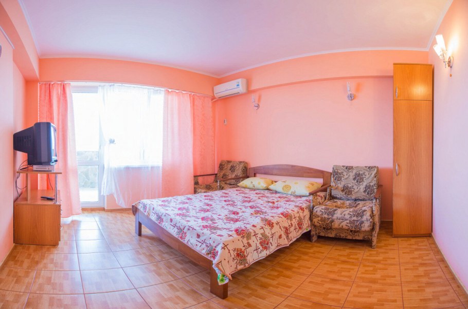 Семидворье Крым эллинг Дельфин