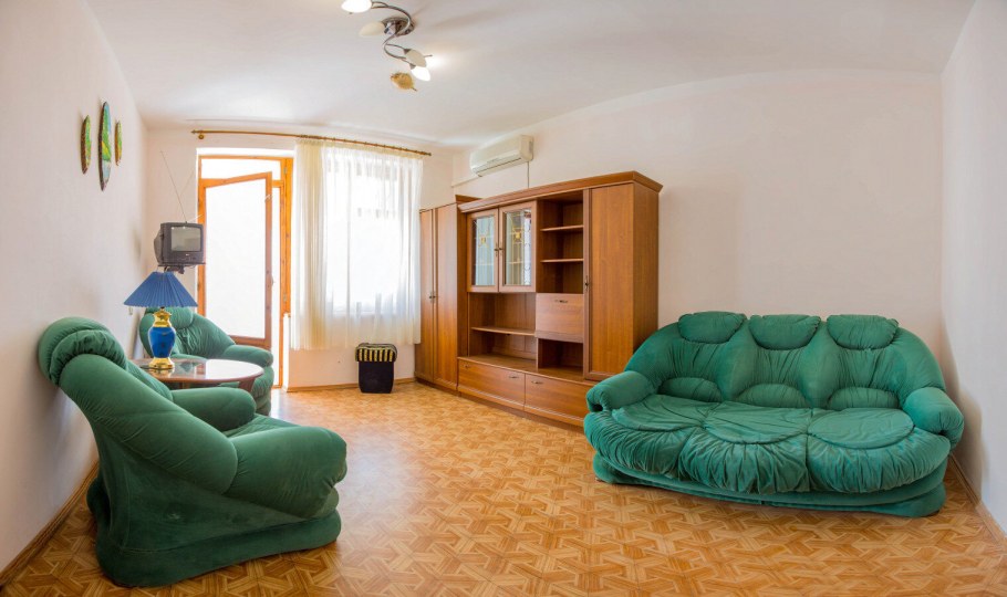 Алушта Дельфин эллинги у Марии