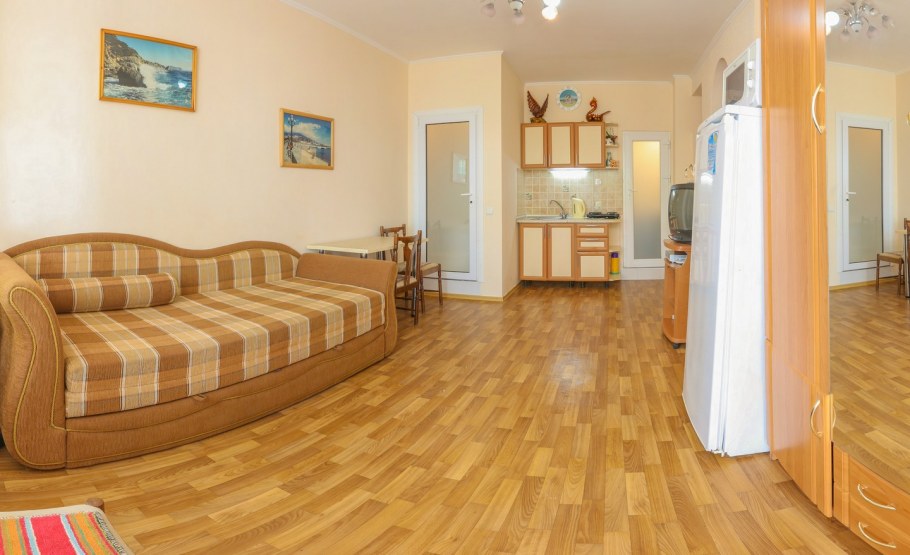 Алушта Дельфин эллинги у Марии