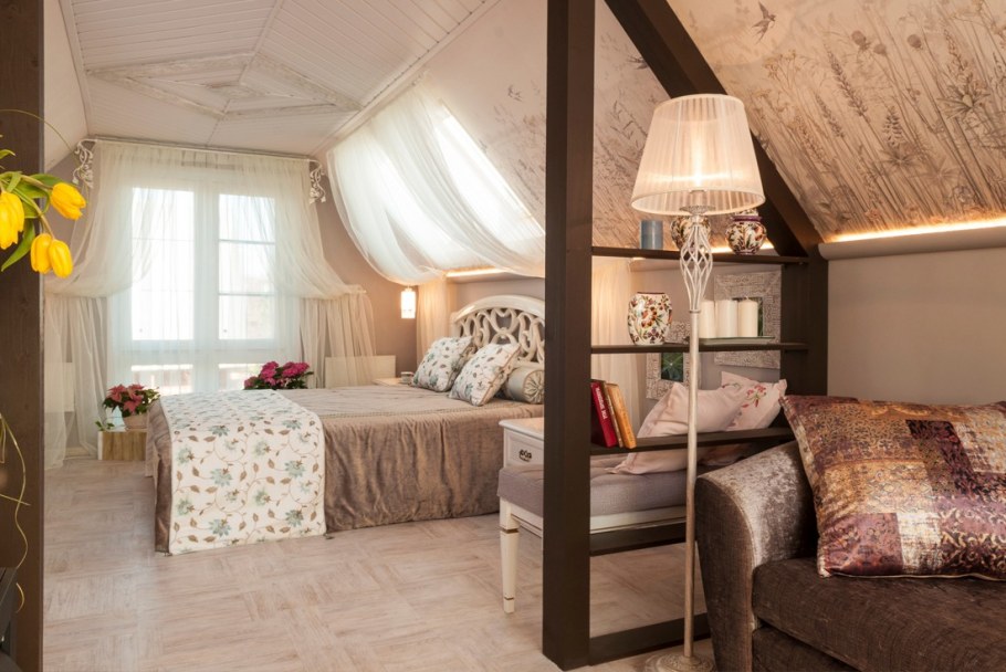 Декор мансардной спальни