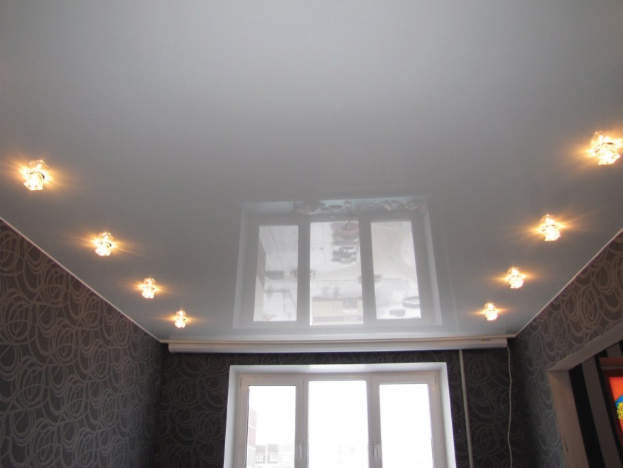 Светильники для натяжных потолков