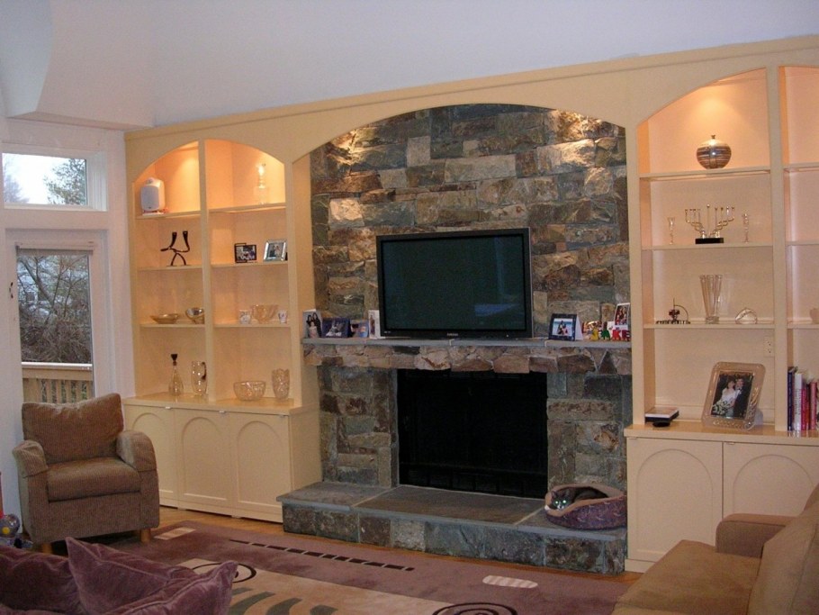 Горка для гостиной с камином