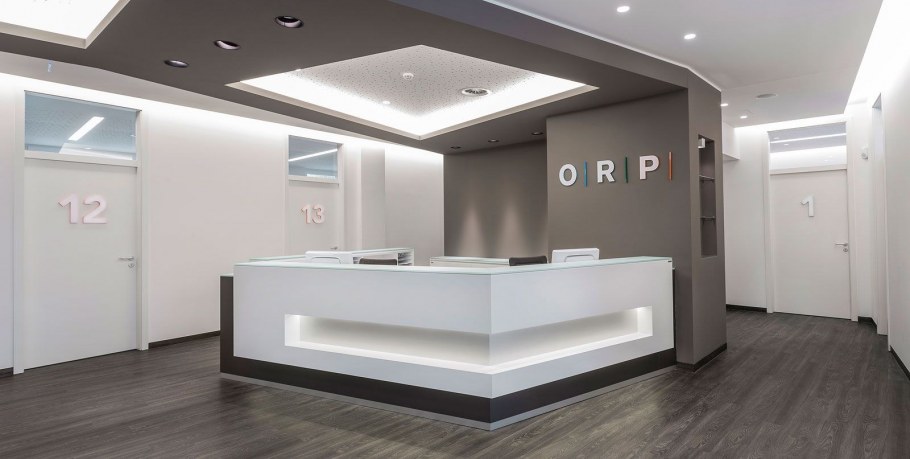 Стильный ресепшн стоматологии