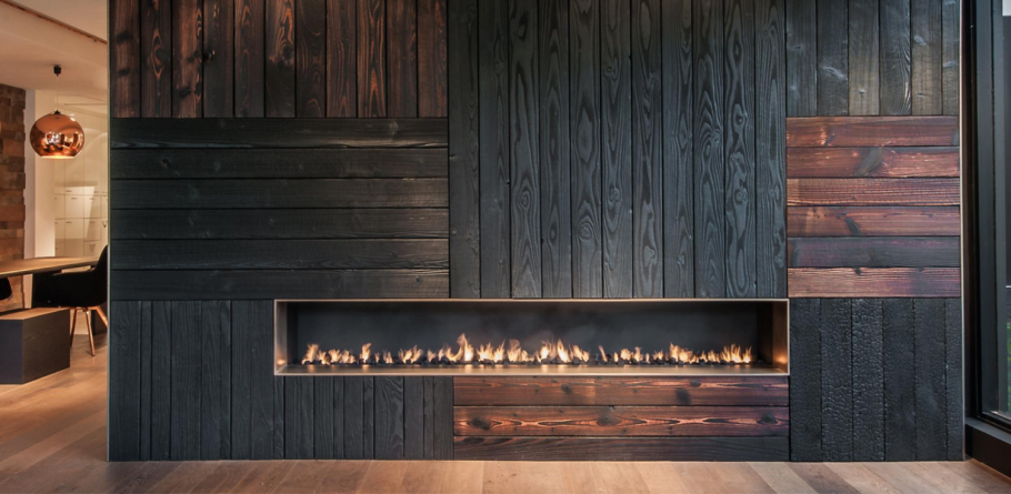 Дерево в интерьере спальни