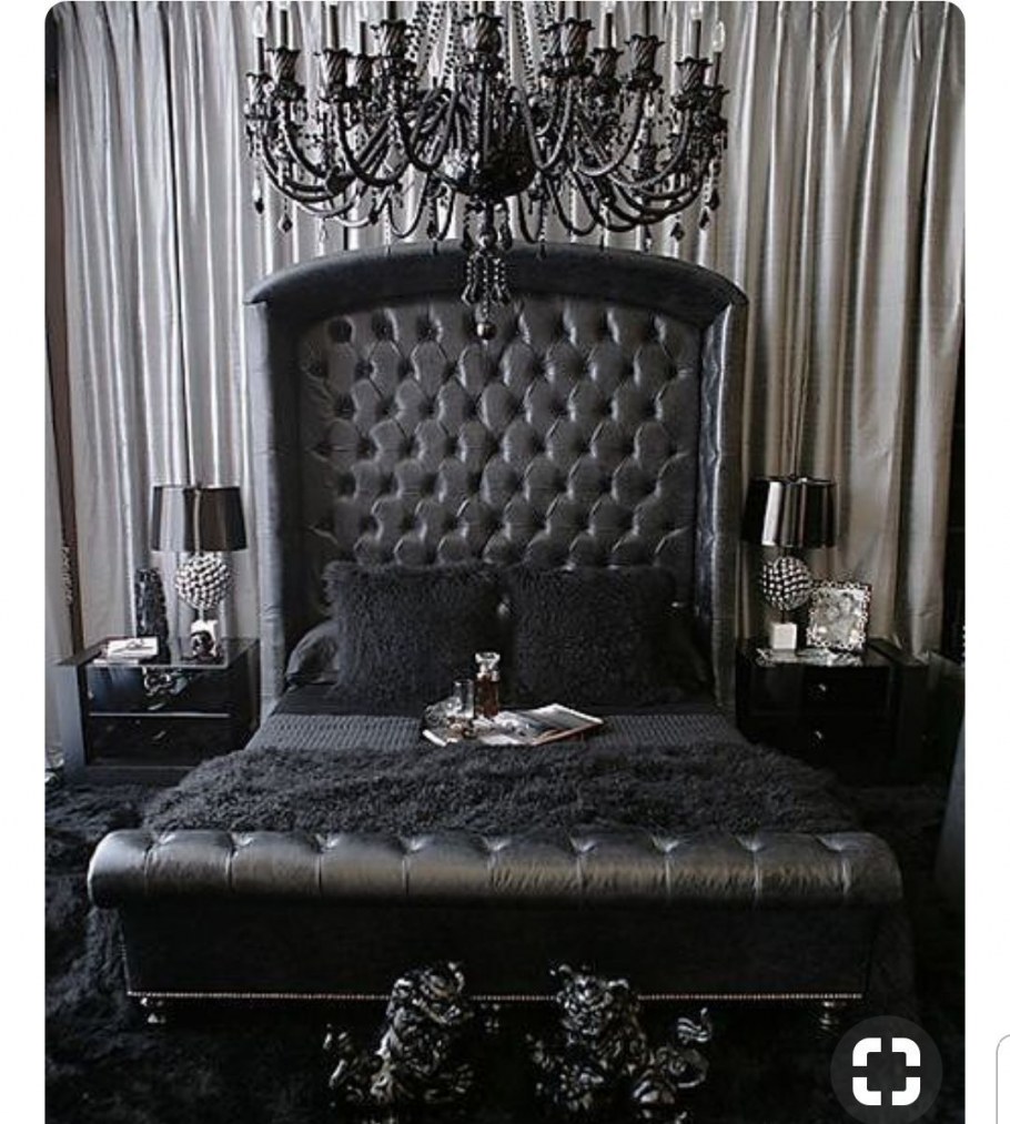 Спальня в готическом стиле