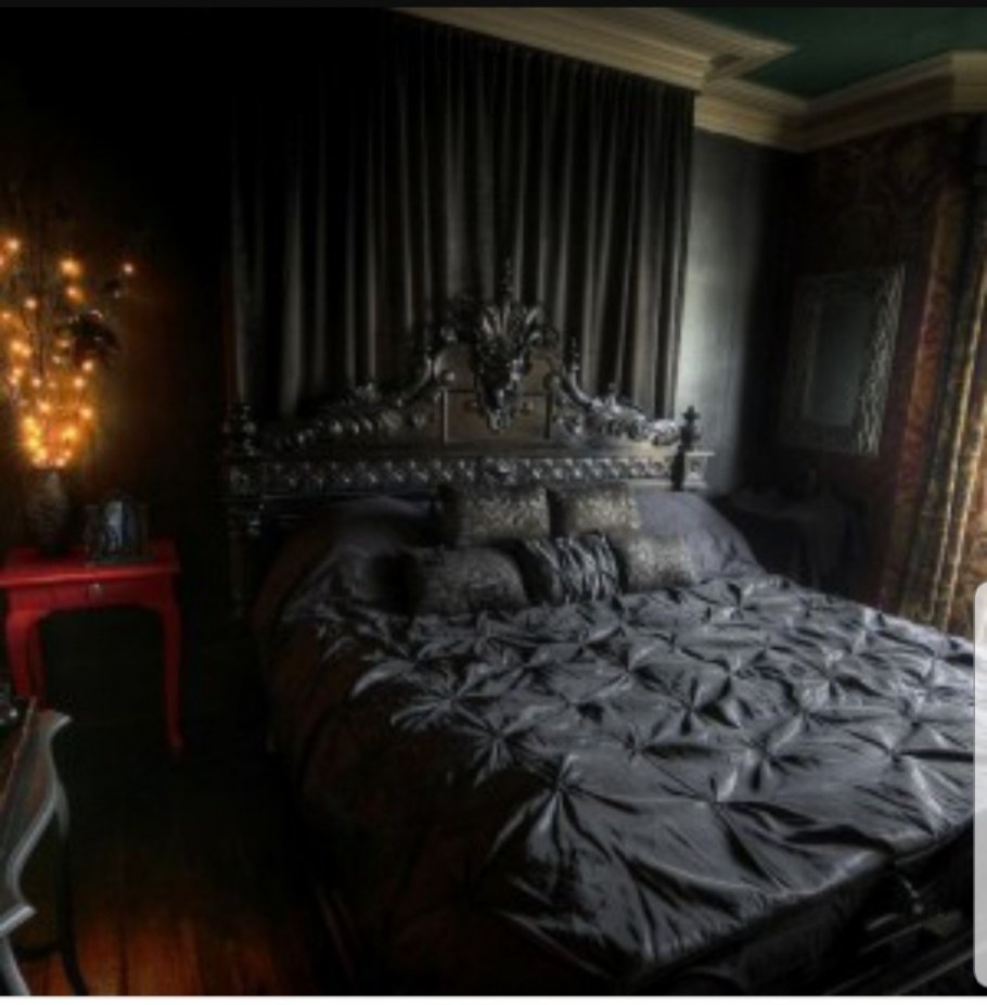 Спальня в готическом стиле