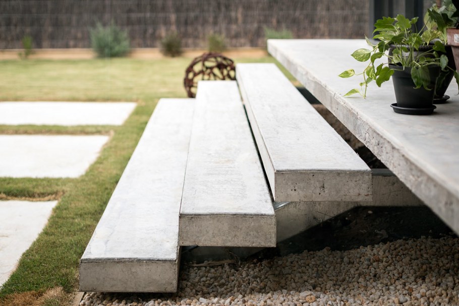 Парящие бетонные ступеньки для крыльца
