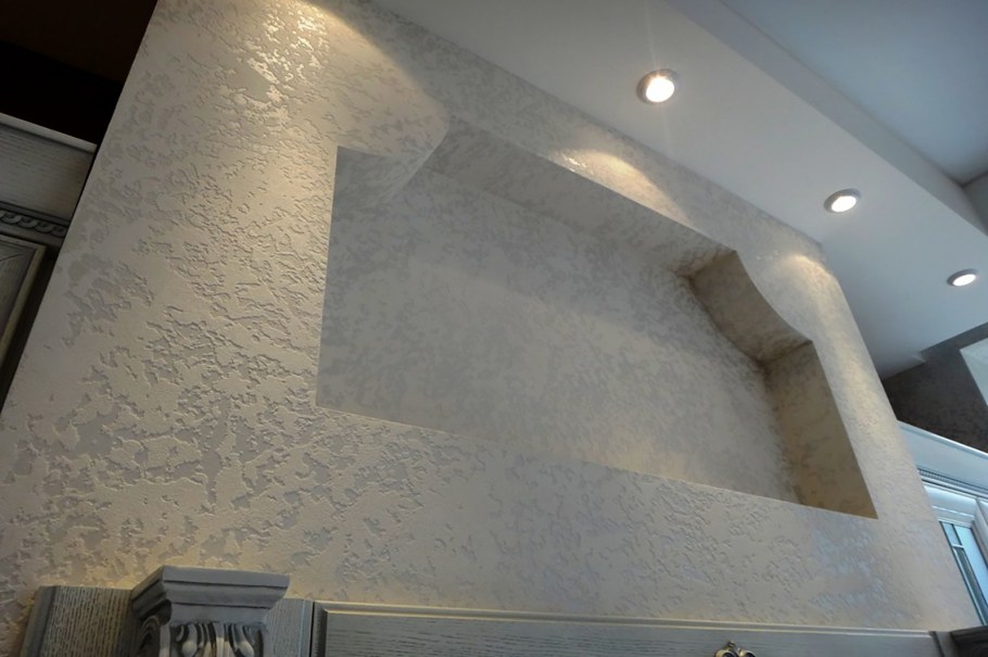 Декоративная шпаклевка в гостиной