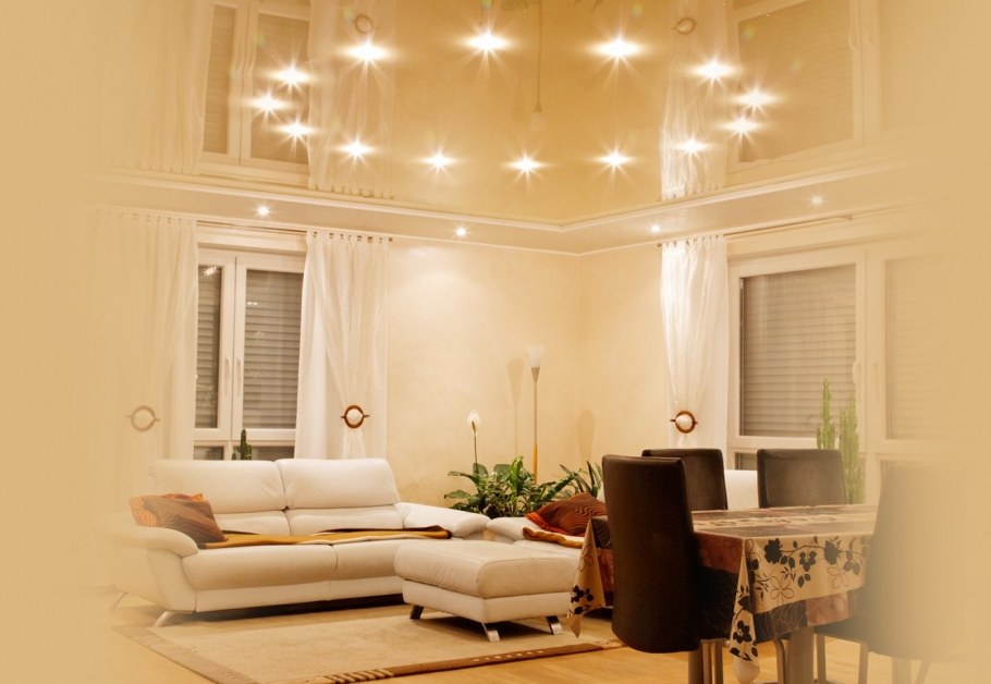 Подвесной потолок в гостиной