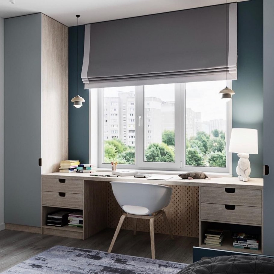 Рабочее место у окна