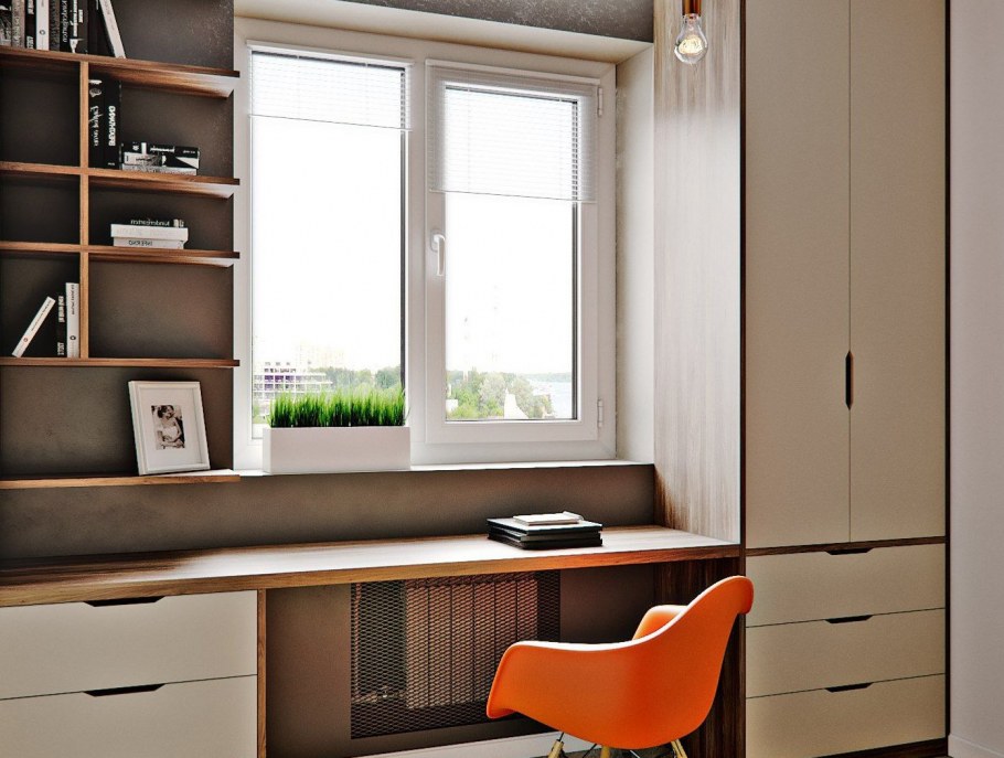 Стеллаж у окна