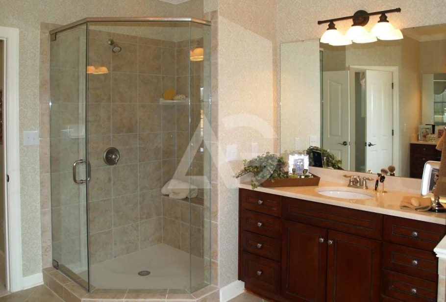 Ванные комнаты с душевой кабиной