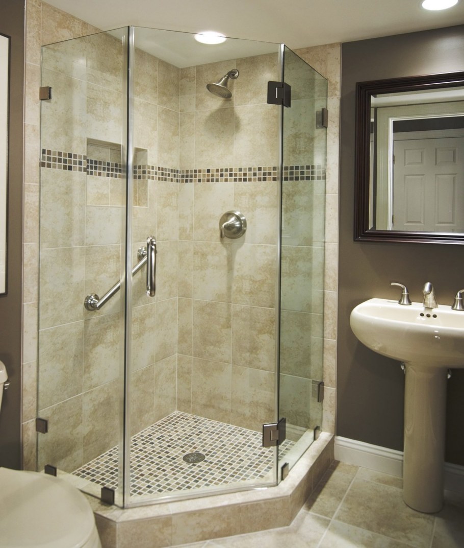 Угловые душевые комнаты