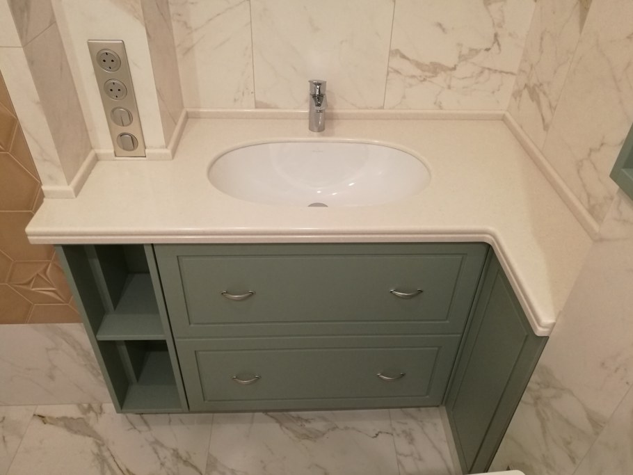 Тумба в ванную из МДФ окрашенного