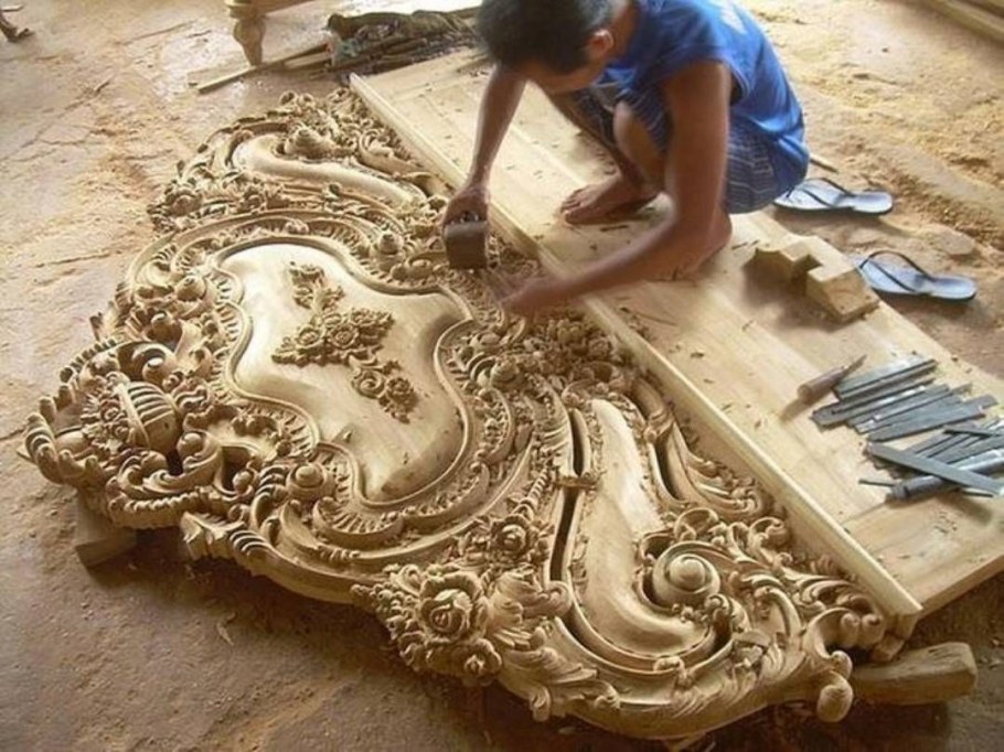 Резные шедевры из дерева