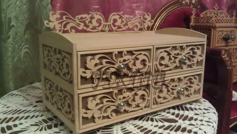 Ажурная прорезная резьба по дереву