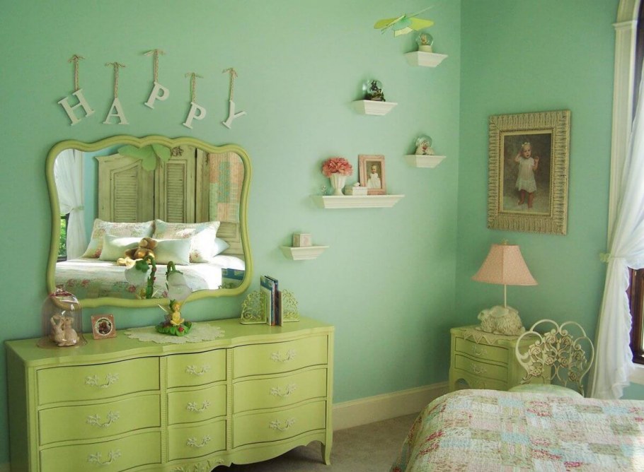 Спальня в бирюзовых тонах