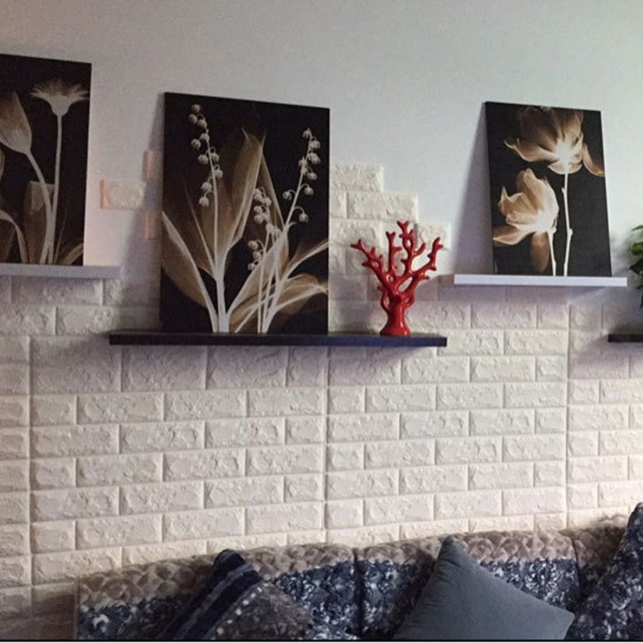 Украшение кирпичной стены в саду