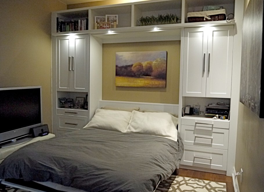 Спальня с двумя шкафами