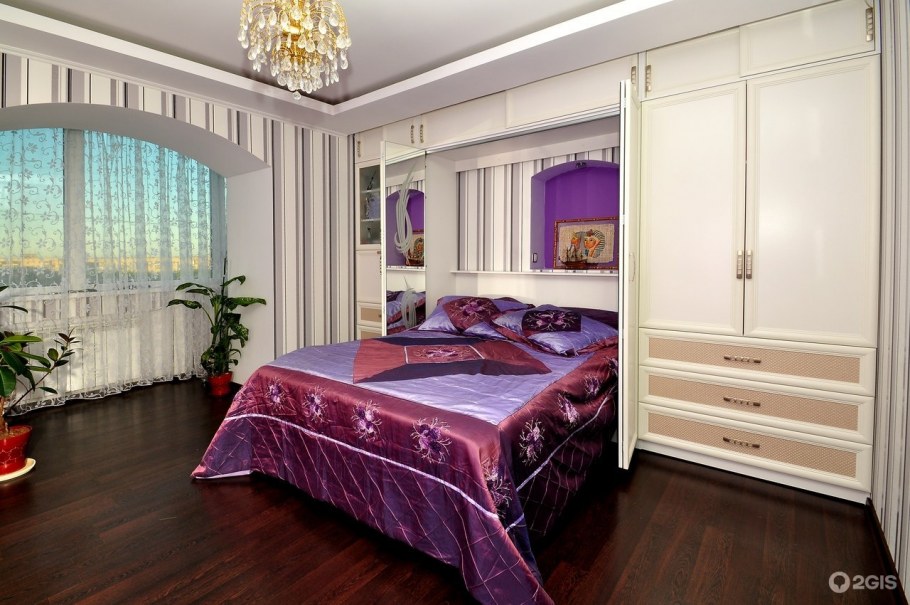 Шкаф над кроватью