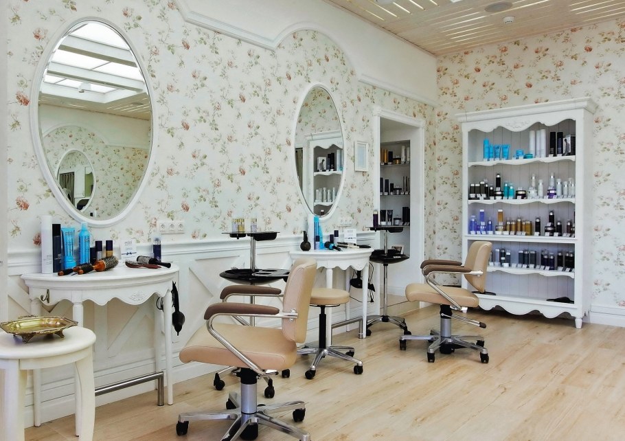 Салон в бирюзовом цвете