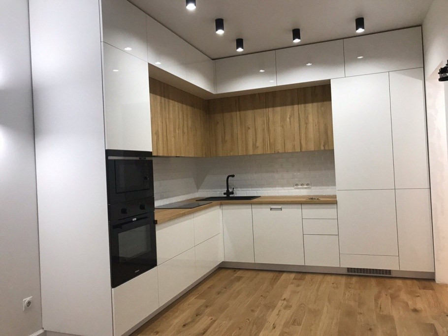 Современный кухонный гарнитур