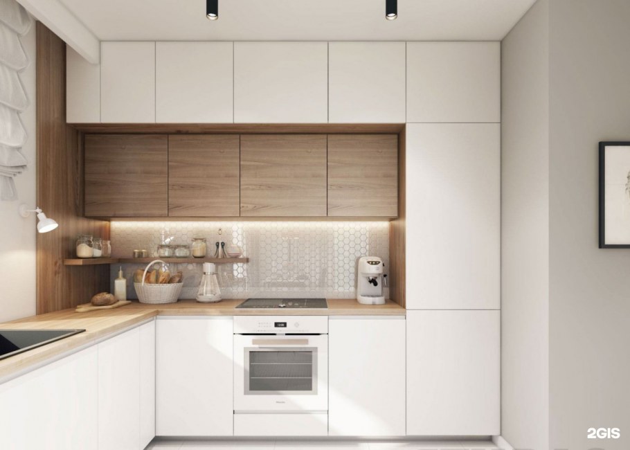 Кухня с антресолями до потолка