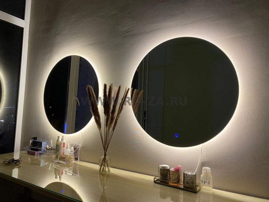 Парящее зеркало с подсветкой